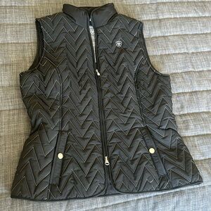 Ariat black vest size medium